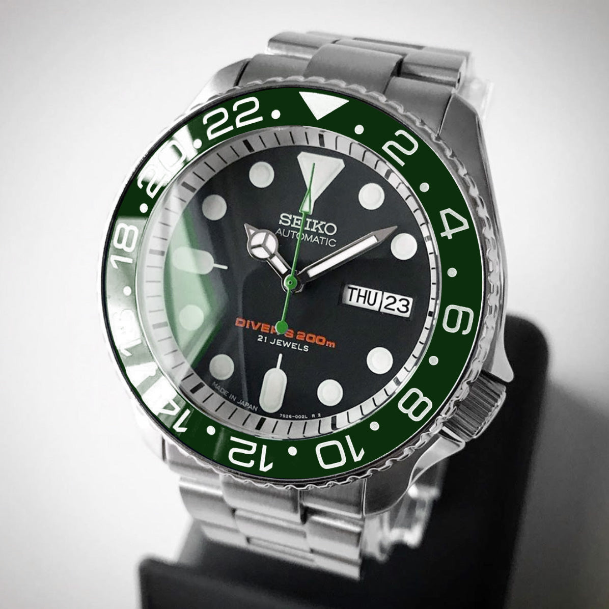 Ceramic Insert 007 GMT Green DLW WATCHES - Main Image