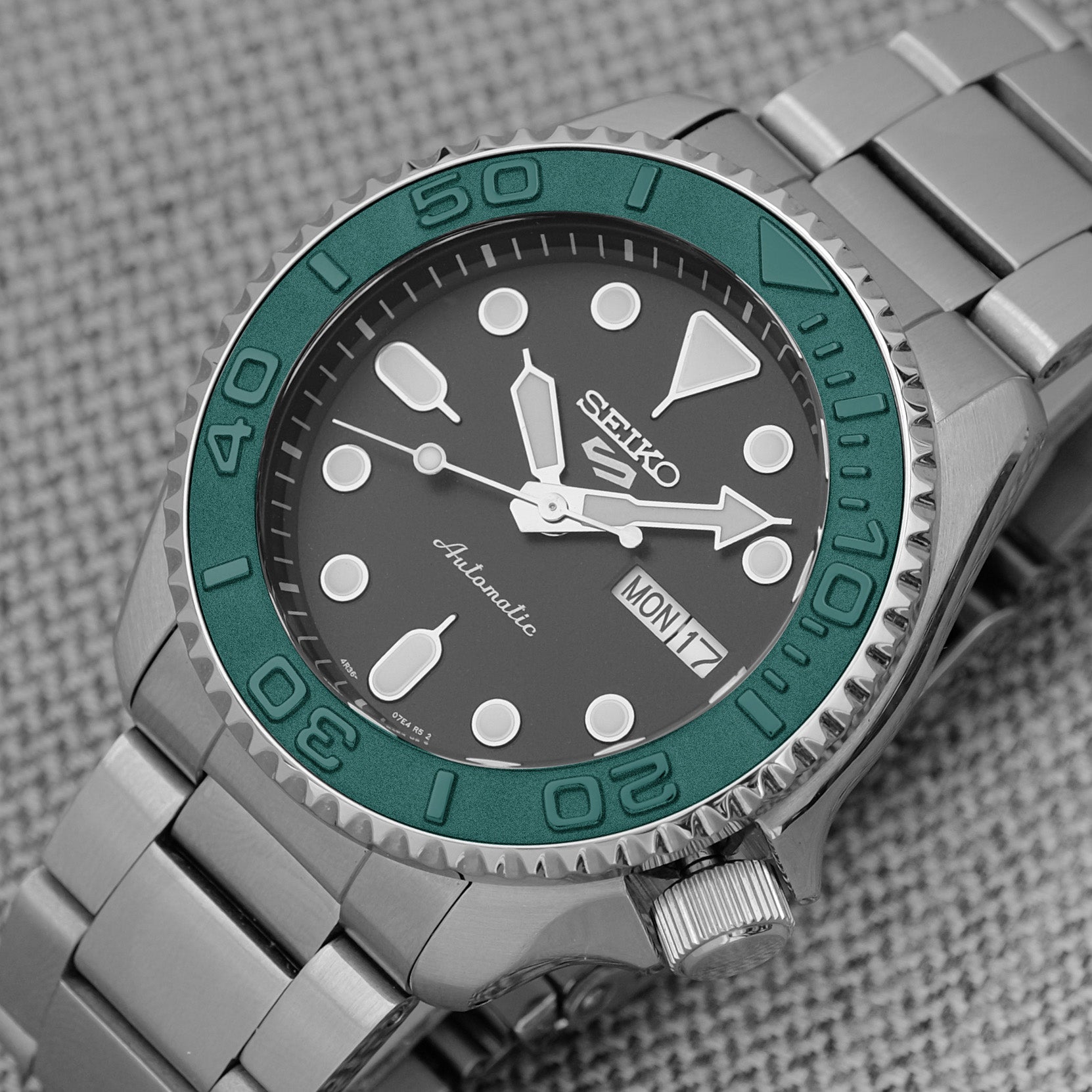 Seiko yacht master green Clearance