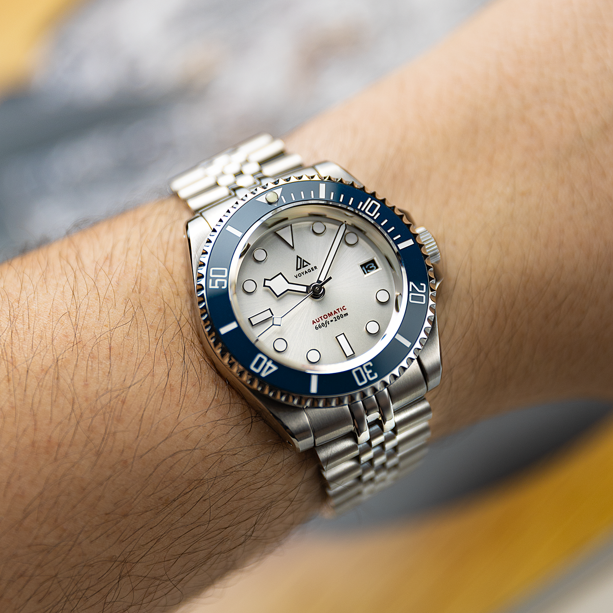 Dial - Voyager 2 - Sunburst Silver - Day Date / Date / No Date