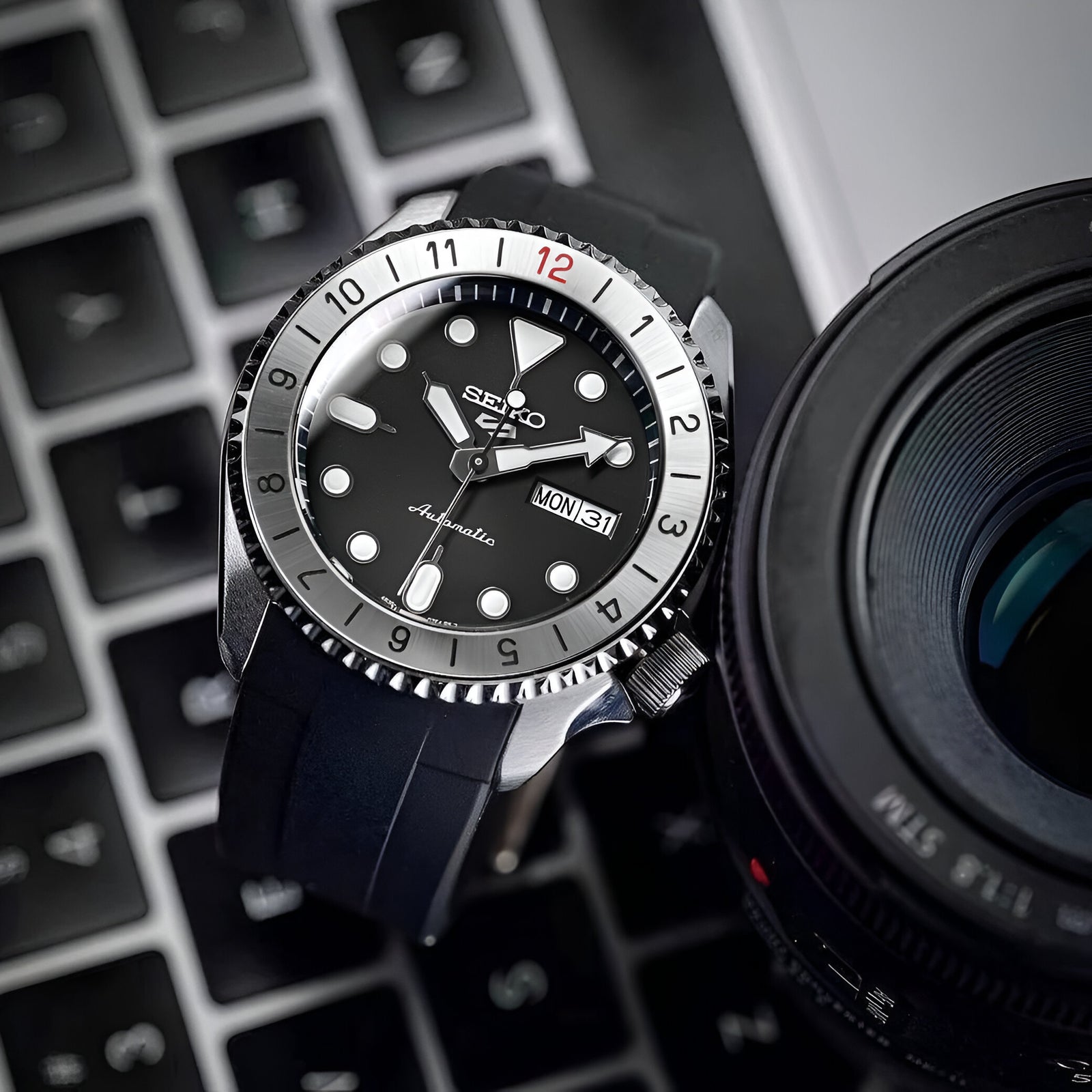 Steel Insert - 007 Ref. 1655 - Brushed Steel Red "12"