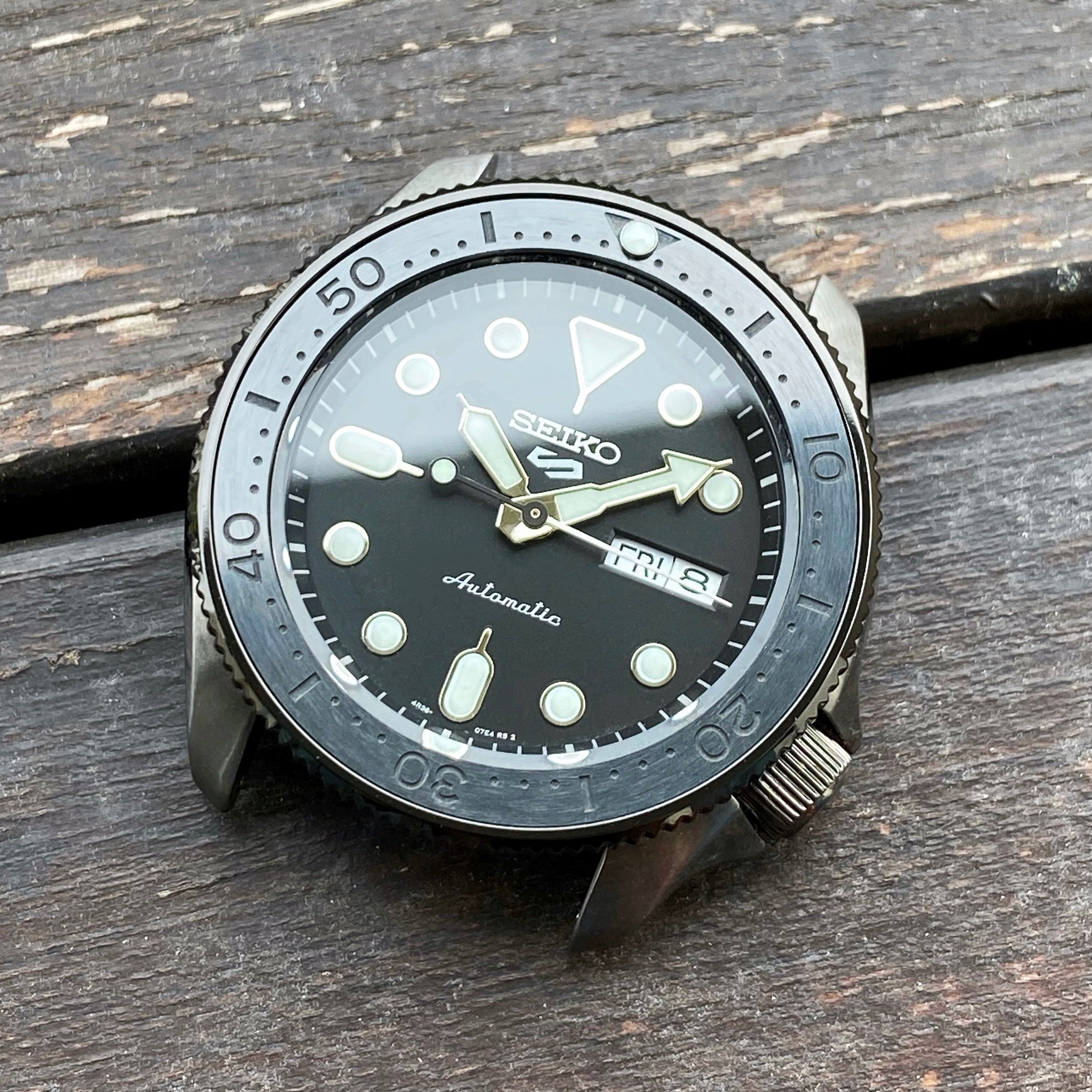 Ceramic Insert SKX Brushed Stealth DLW WATCHES - Main Image