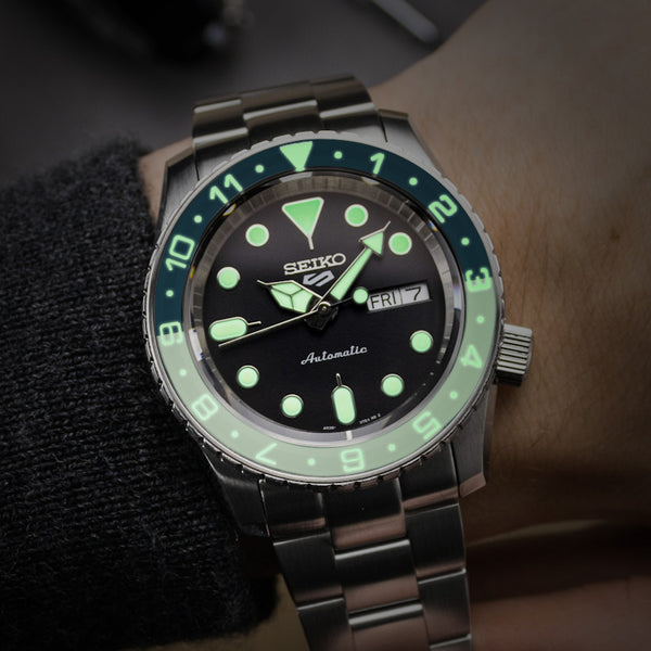 SKXSapphireDTBlueXGreyLume_600