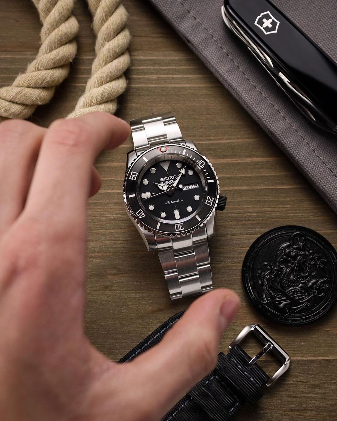 Crown - SKX007 - Bead Blasted PVD Black - Red &quot;S&quot;